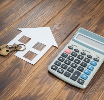 Mortgage Calculator, house and key with Calculator