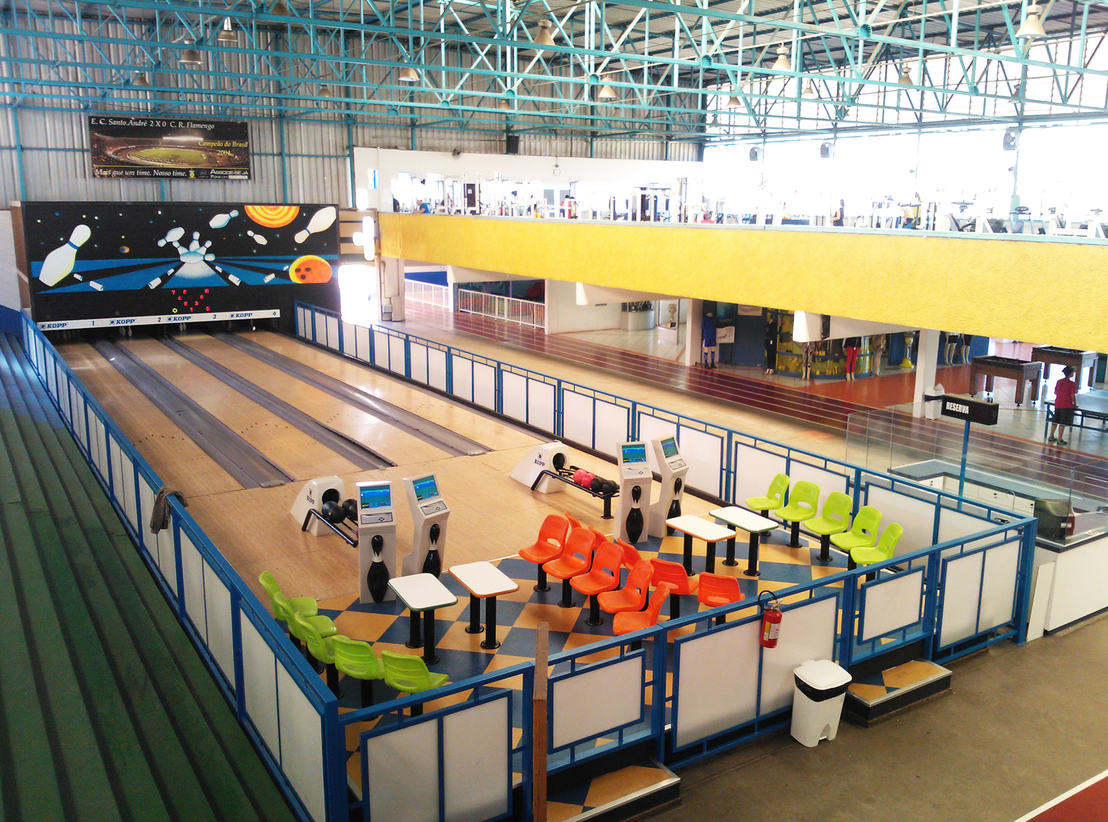 Pistas de boliche do Esporte Clube Santo André.